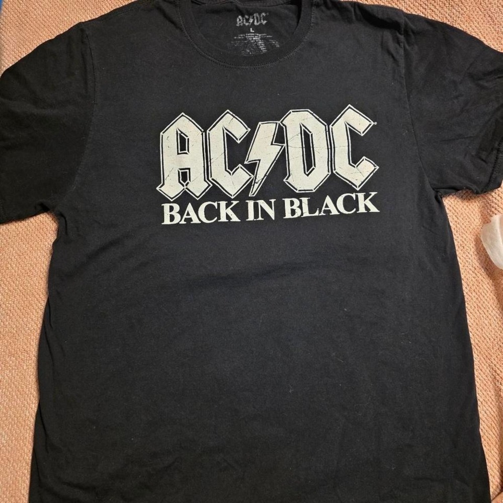 AC/DC Back in Black‎ Band Tee 🎸 Size L